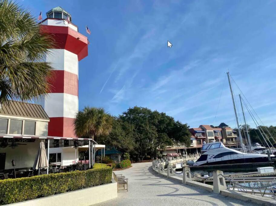 In The Heart Of Harbour Town 2Br 2Ba Pool Access Close To Beach Hilton Head Island Exterior photo